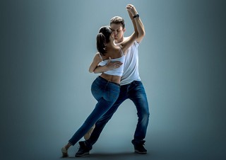 KIZOMBA – Double step in couple